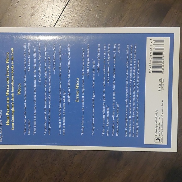 Living Wicca Book by Scott Cunningham - Picture 2 of 2